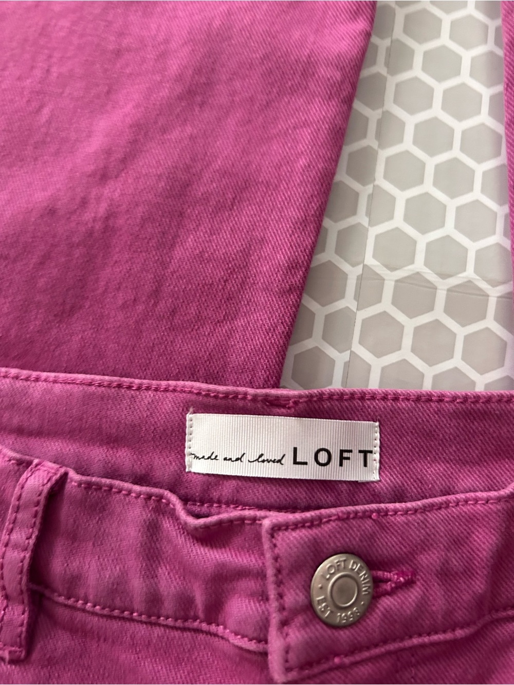 Loft Crop High Waist Straight-Leg High-Rise Raw Hem Jeans Vibrant Magenta Size 4 - Picture 6 of 7